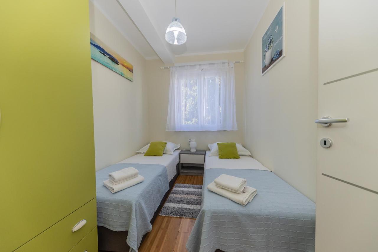 Ferienwohnung Maryann Kaštela Exterior foto