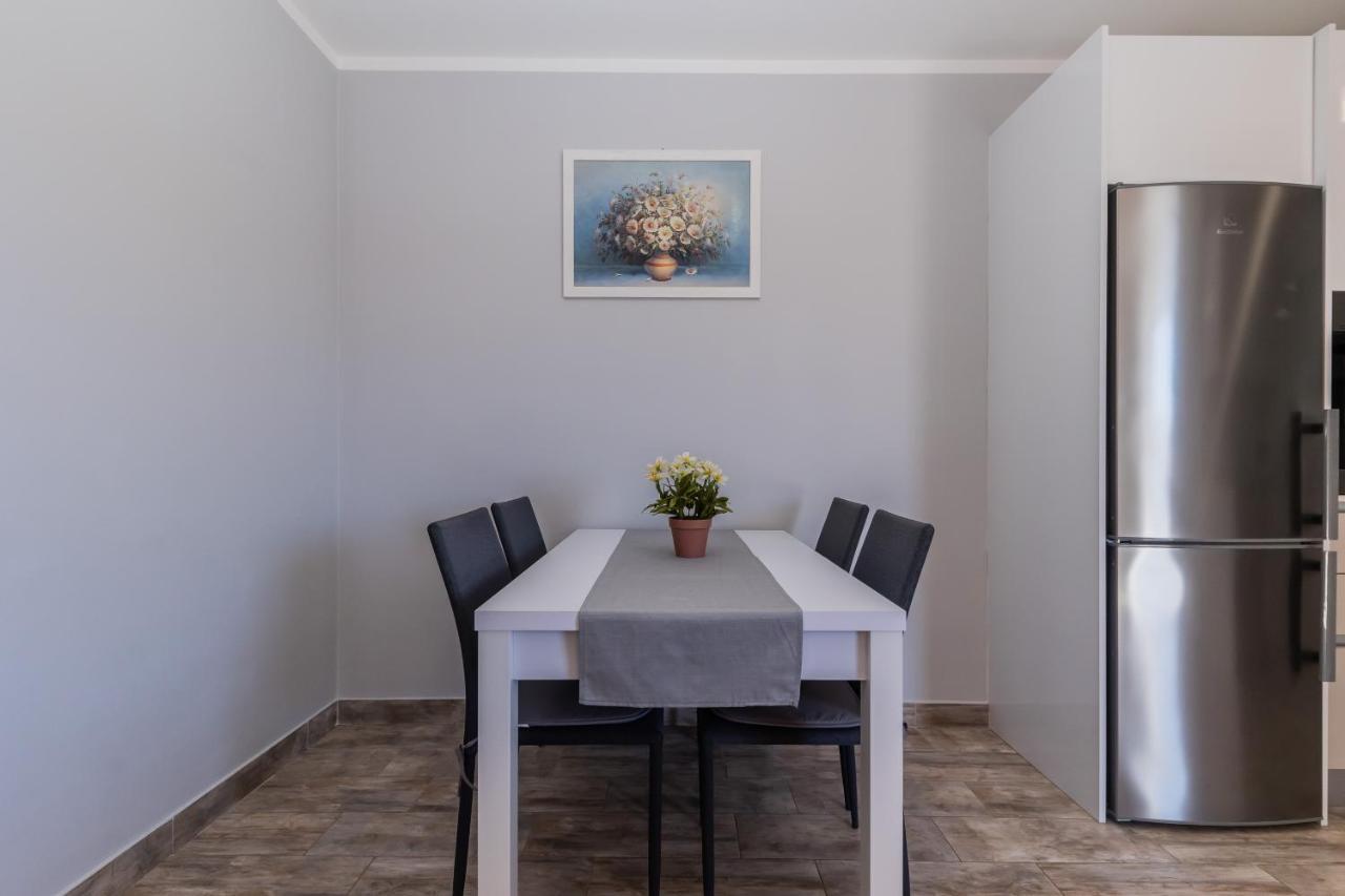 Ferienwohnung Maryann Kaštela Exterior foto